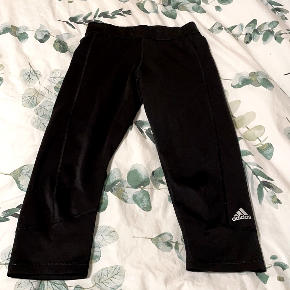 Black adidas capris